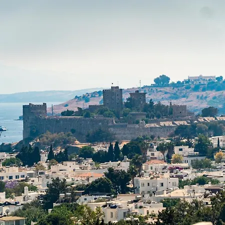 Apartment In Bodrum Center With Full Sea And Castle View